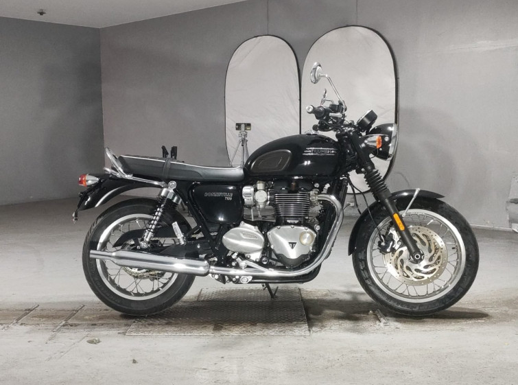 Мотоцикл Triumph T120 BONNEVILLE з пробігом 2651 km