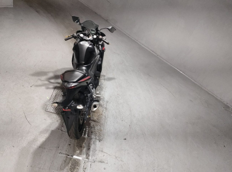 Мотоцикл Yamaha YZF-R25 з пробігом 34387 km