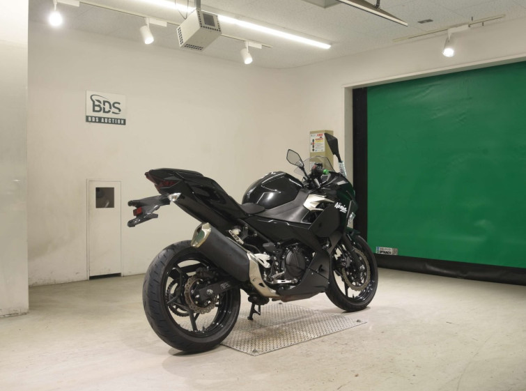 Мотоцикл Kawasaki NINJA400-2 з пробігом 32656 km