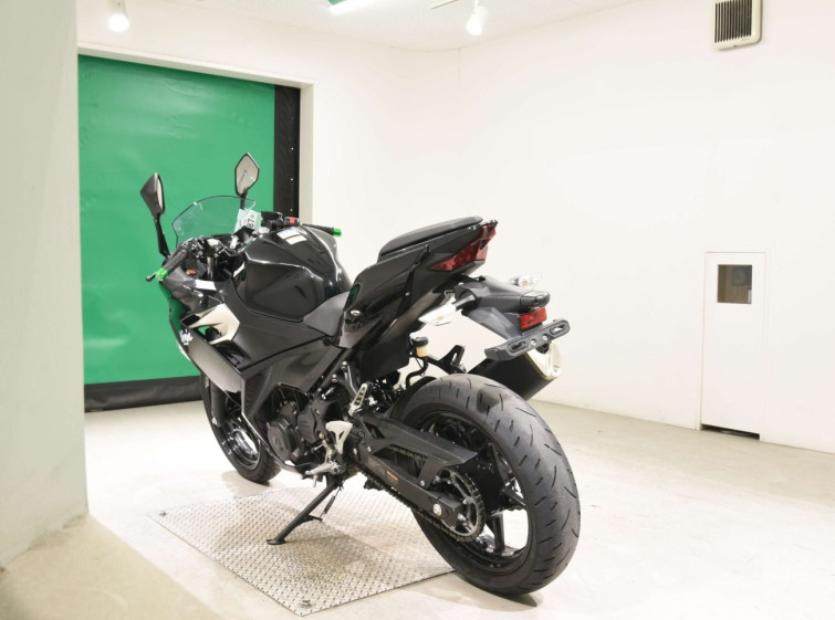 Мотоцикл Kawasaki NINJA400-2 з пробігом 32656 km