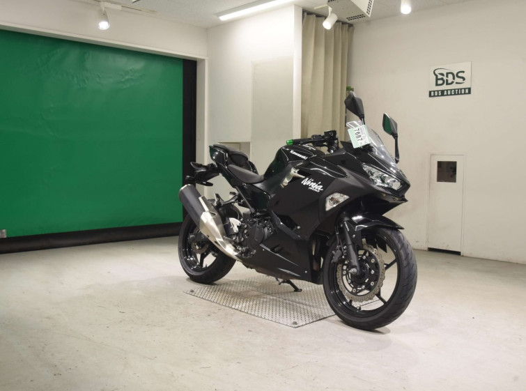 Мотоцикл Kawasaki NINJA400-2 з пробігом 32656 km