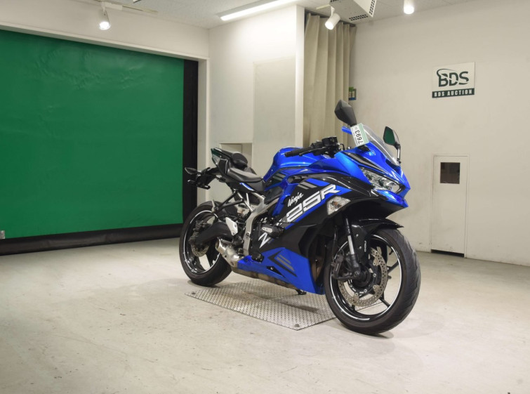 Мотоцикл Kawasaki zx-25r se з пробігом 33819 km