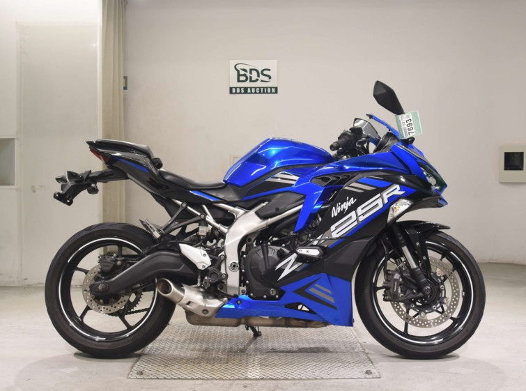 Мотоцикл Kawasaki zx-25r se з пробігом 33819 km