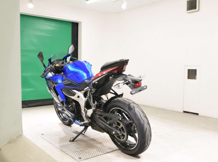 Мотоцикл Kawasaki zx-25r se з пробігом 33819 km