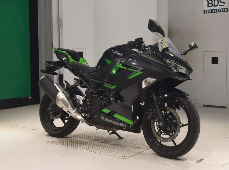Мотоцикл Kawasaki NINJA400 с пробегом 22268 km