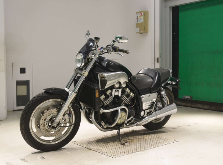 Мотоцикл Yamaha V-MAX1200 с пробегом 23177 m