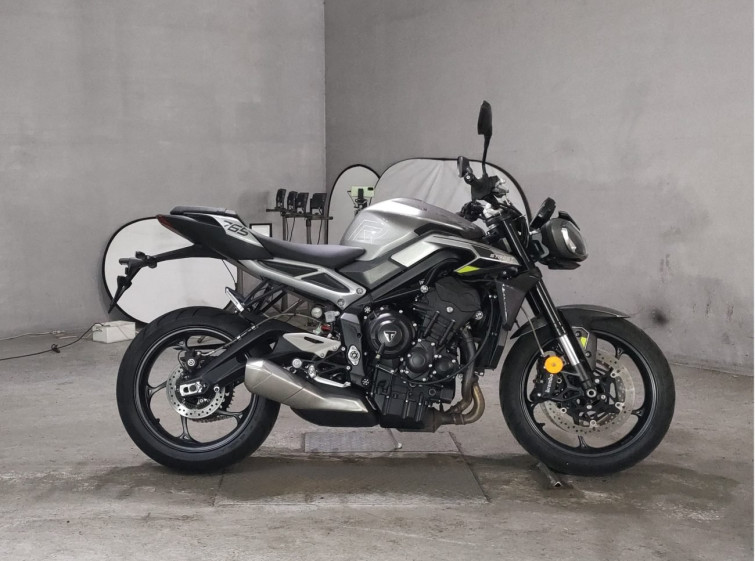 Мотоцикл Triumph STREET TRIPLE R з пробігом 6367 km