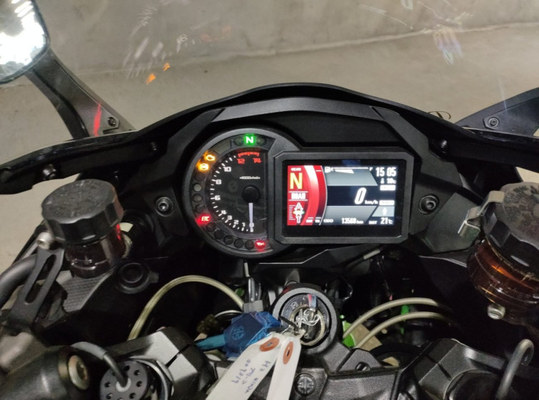 Мотоцикл Kawasaki NINJA H2 SX з пробігом 13568 km