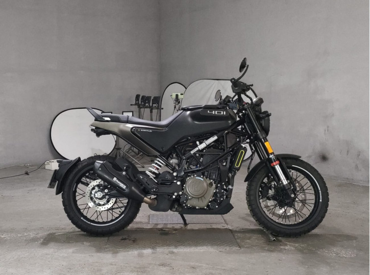 Мотоцикл Husqvarna SVARTPILEN 401 з пробігом 5744 km
