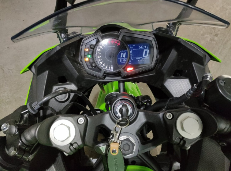 Мотоцикл Kawasaki NINJA400 з пробігом 5641 km