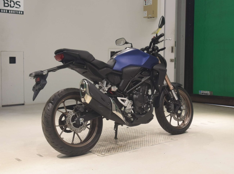 Мотоцикл Honda CB250R с пробегом 2182 km