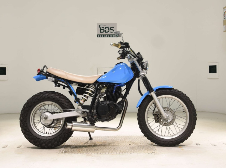 Мотоцикл Yamaha TW200E с пробегом 10852 km