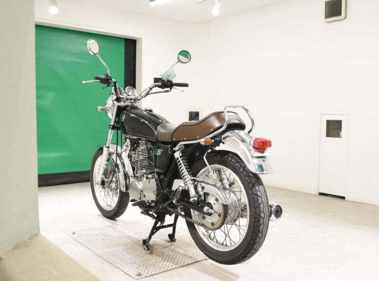 Мотоцикл Yamaha SR400