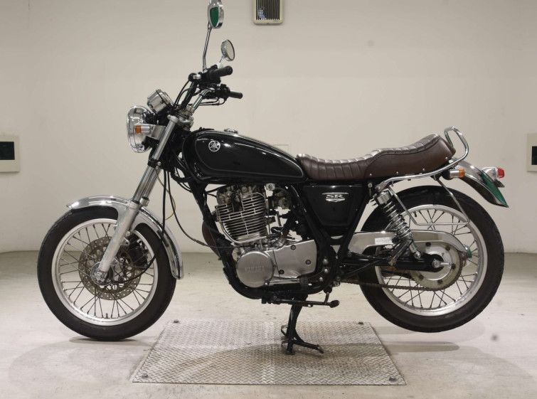 Мотоцикл Yamaha SR400