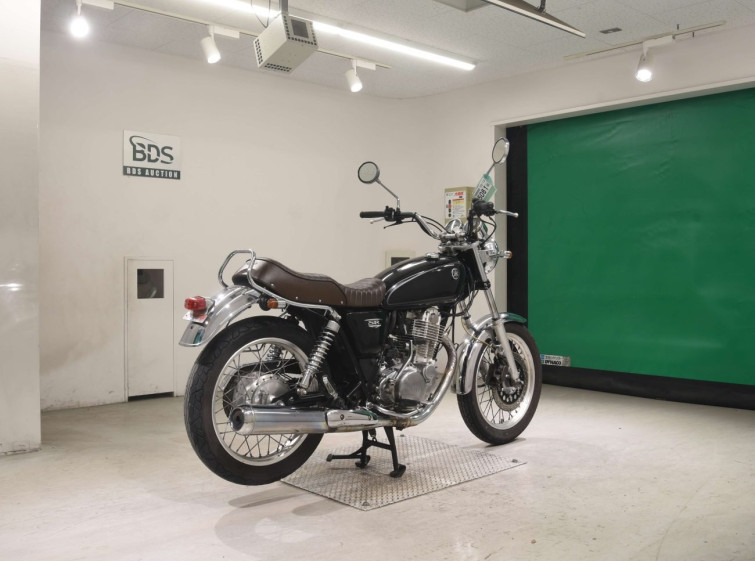 Мотоцикл Yamaha SR400