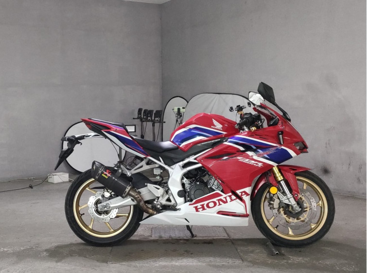 Мотоцикл Honda CBR250RR с пробегом 30731 km