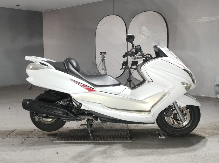 Мотоцикл Yamaha MAJESTY 250 с пробегом 79550 km