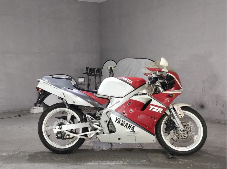 Мотоцикл Yamaha TZR250 с пробегом 10521 km
