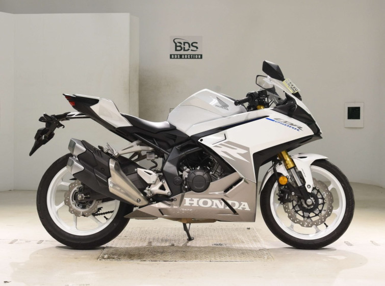 Мотоцикл Honda CBR250RR с пробегом 20367 km