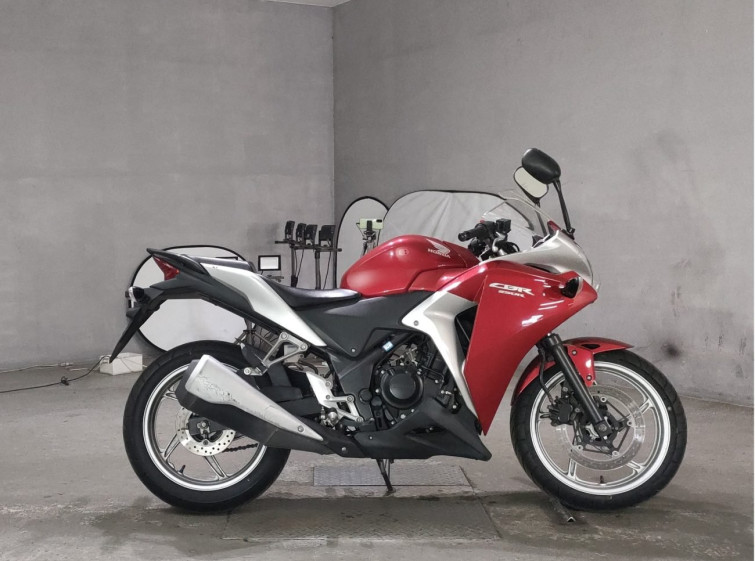 Мотоцикл Honda CBR250R з пробігом 23695 km