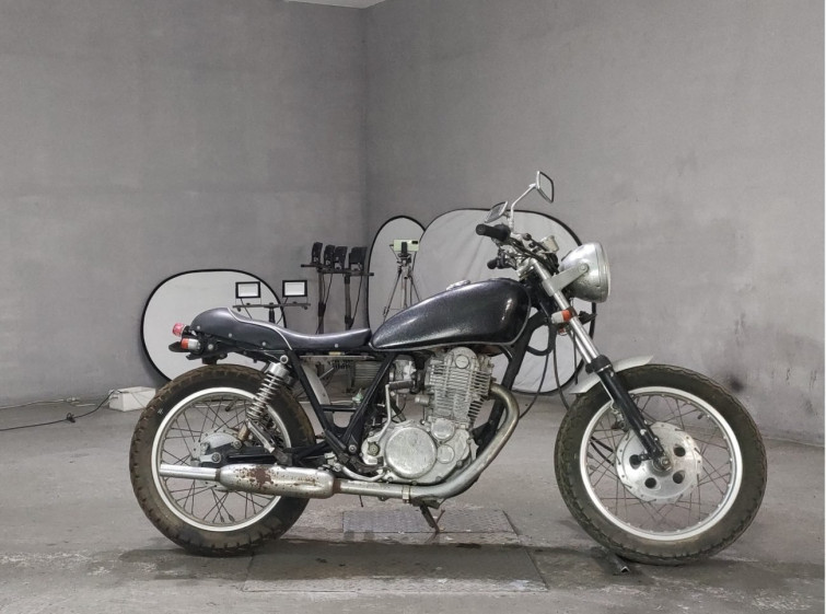 Мотоцикл Yamaha SR400 з пробігом 5694 km
