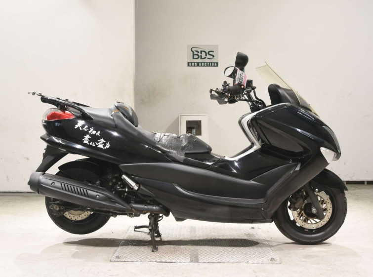Мотоцикл Yamaha MAJESTY 250-4