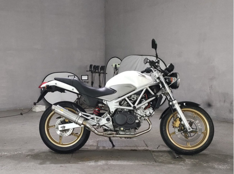 Мотоцикл Honda VTR250 с пробегом 44694 km