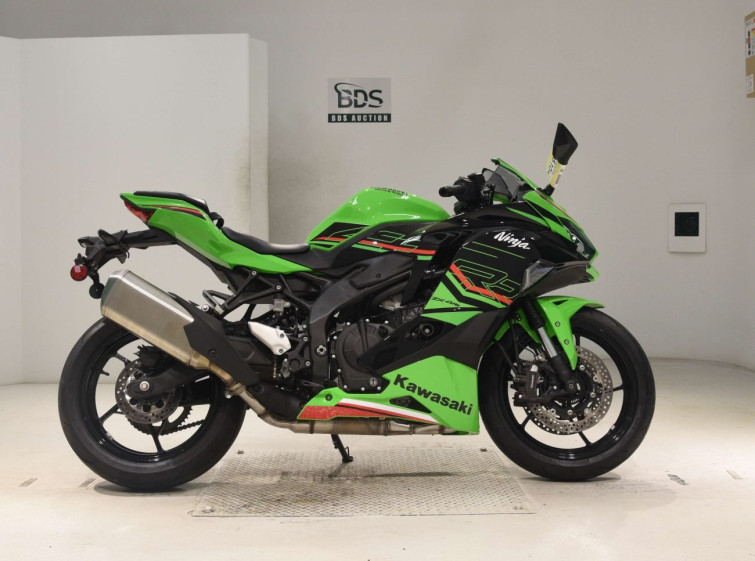 Мотоцикл Kawasaki ZX-4RR с пробегом 11934 km