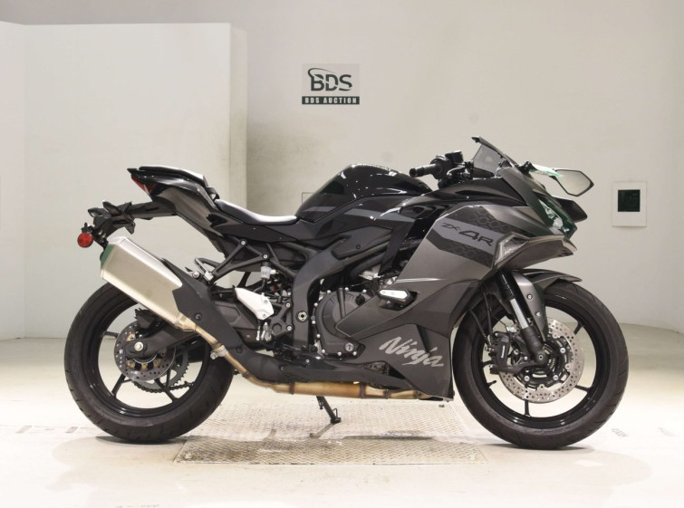 Мотоцикл Kawasaki ZX-4R SE с пробегом 425 km