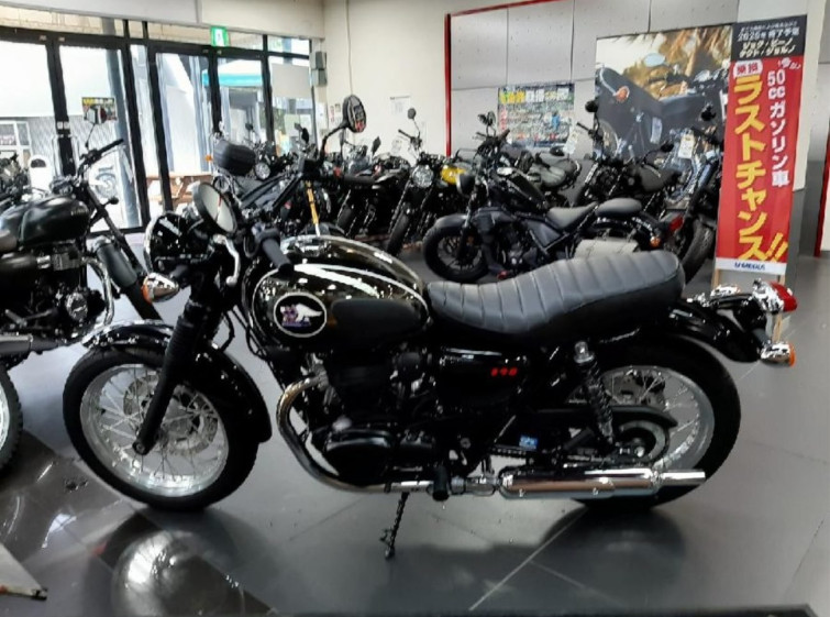 Мотоцикл Kawasaki w800 street с пробегом 1565 km