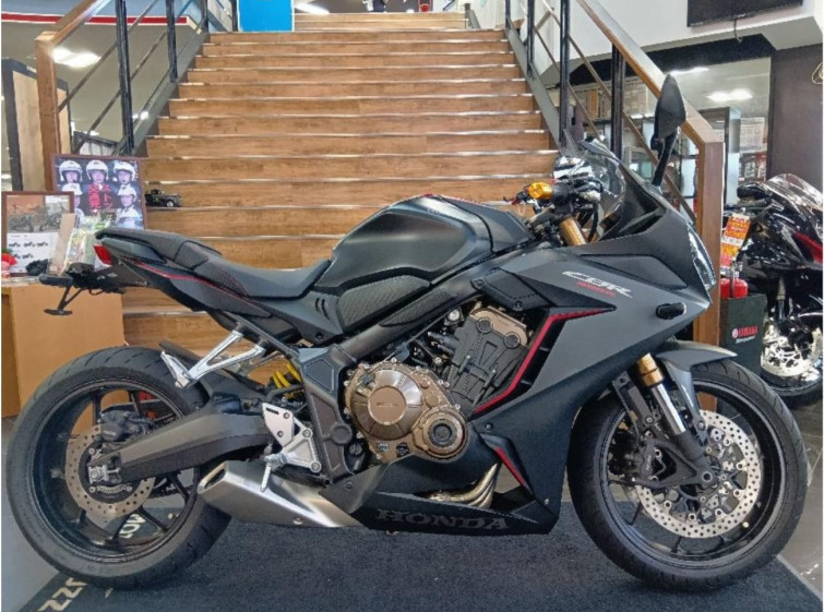 Мотоцикл Honda CBR650R с пробегом 8397 km