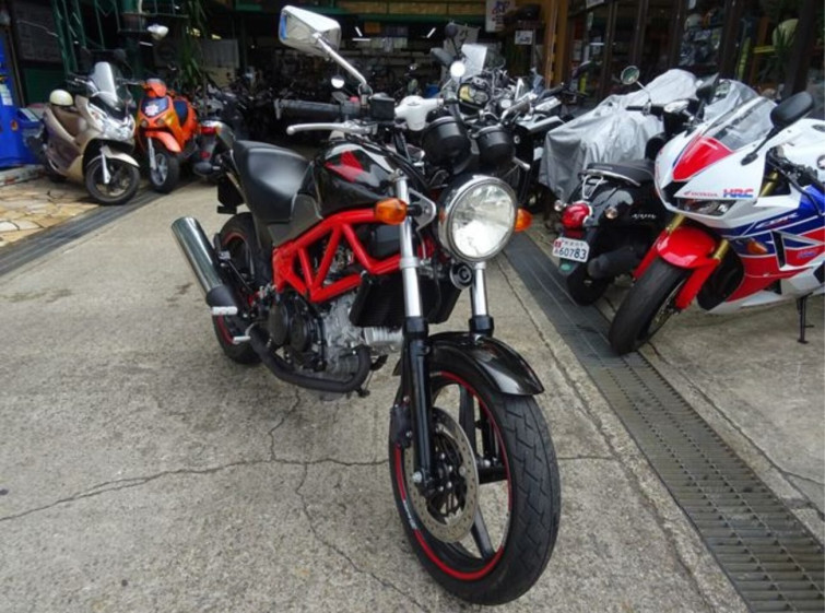 Мотоцикл Honda VTR250 з пробігом 9574 km