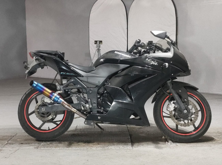Мотоцикл Kawasaki NINJA250R з пробігом 35693 km