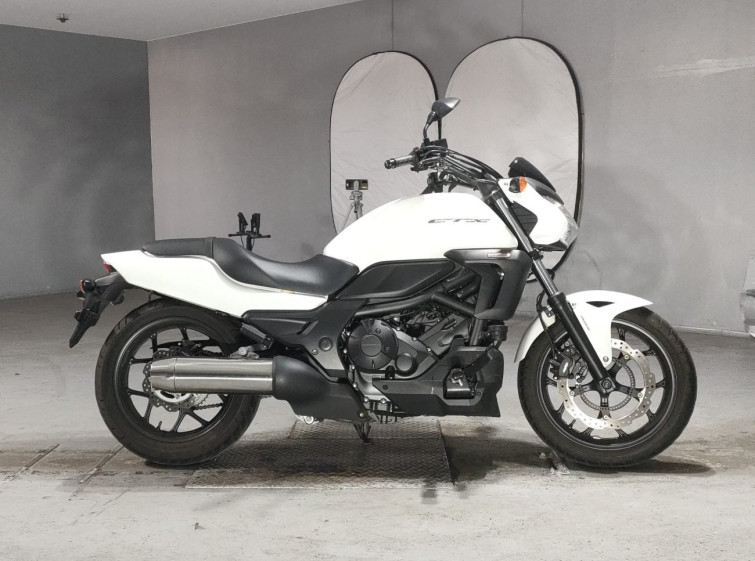 Мотоцикл Honda CTX700N с пробегом 4100 km