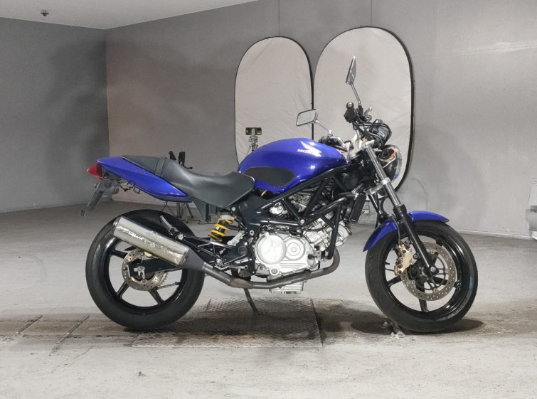 Мотоцикл Honda VTR250 з пробігом 23454 km