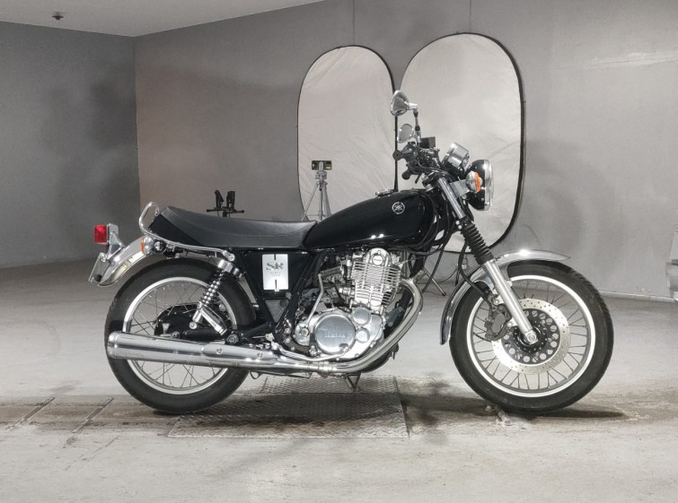 Мотоцикл Yamaha SR400 з пробігом 6486 km