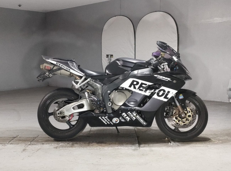 Мотоцикл Honda CBR1000RR с пробегом 65662 km