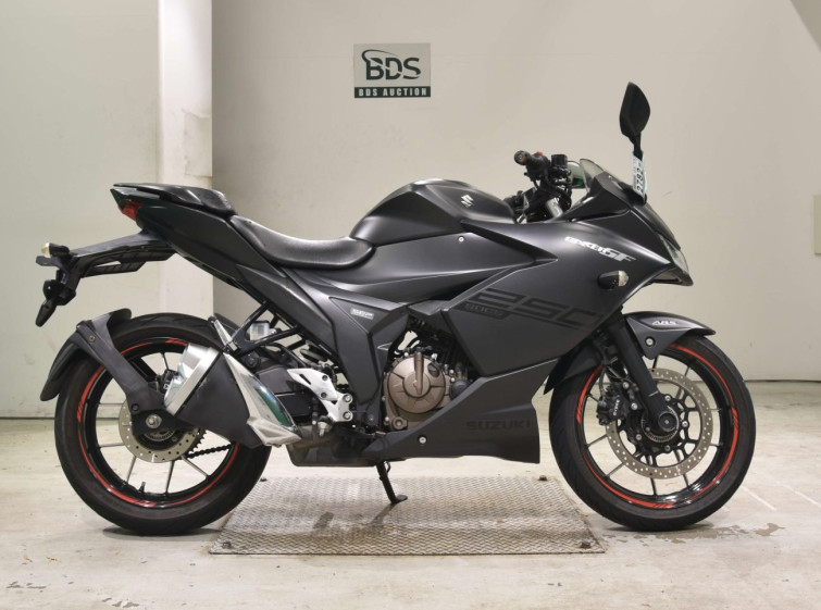 Мотоцикл Suzuki GIXXER250SF с пробегом 15634 km
