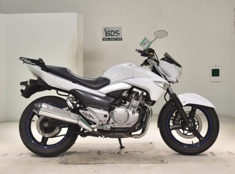 Мотоцикл Suzuki GSR250 з пробігом 11433 km