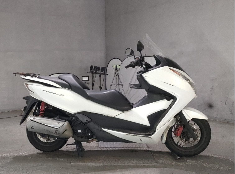 Мотоцикл Honda FORZA SI з пробігом 141979 km