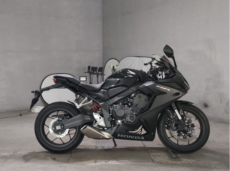 Мотоцикл Honda CBR650R з пробігом 2106 km