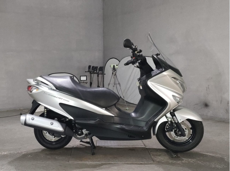 Мотоцикл Suzuki BURGMAN200 з пробігом 28154 km