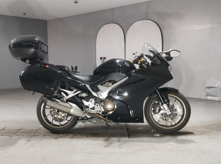 Мотоцикл Honda VFR800F с пробегом 17804 km