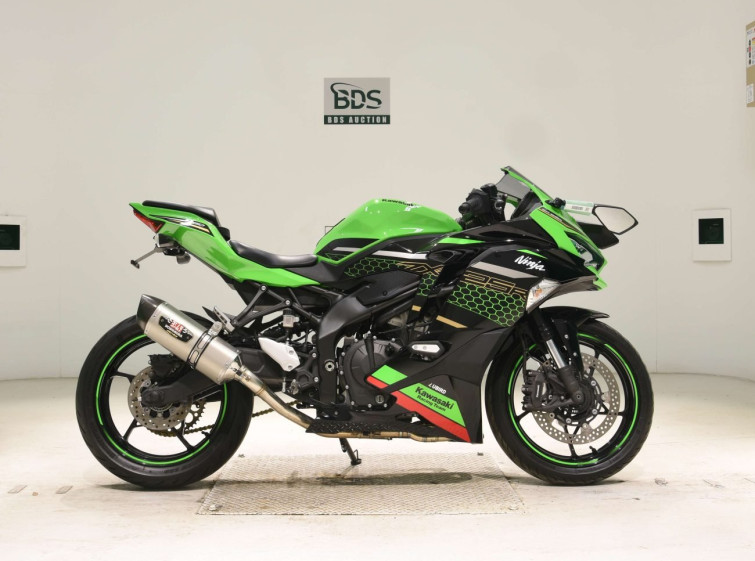 Мотоцикл Kawasaki ZX-25R з пробігом 4151 km