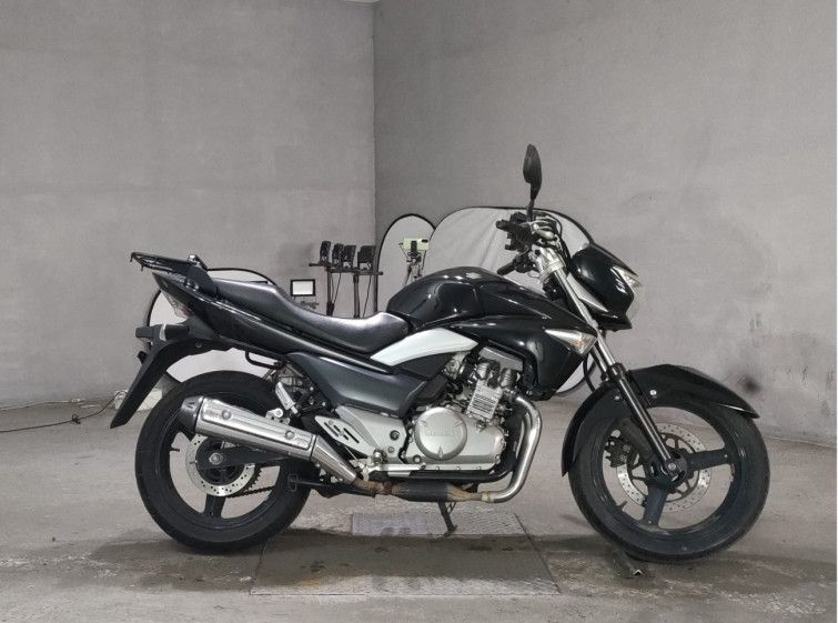 Мотоцикл Suzuki GSR250 з пробігом 37065 km