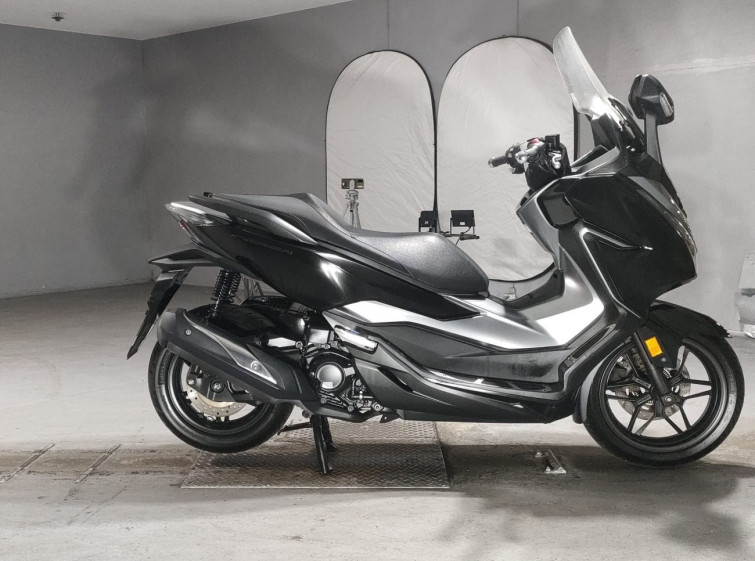 Мотоцикл Honda FORZA з пробігом 33590 km