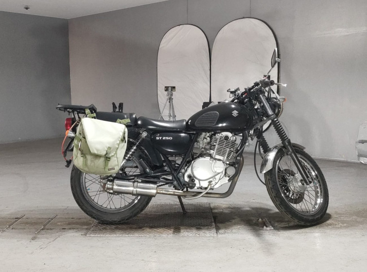 Мотоцикл Suzuki ST250 з пробігом 19540 km