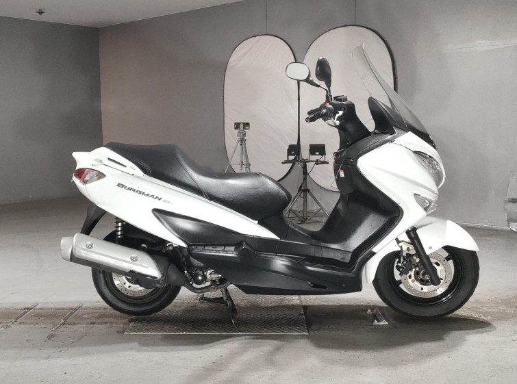 Мотоцикл Suzuki BURGMAN200 з пробігом 87582 km