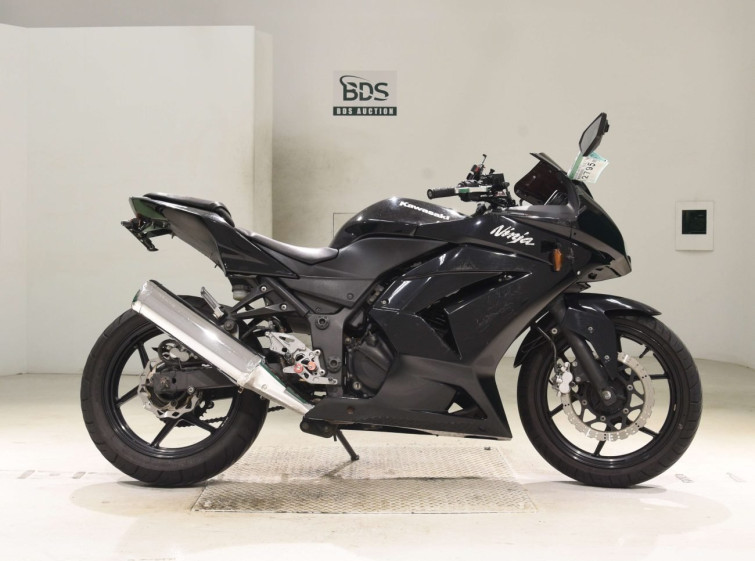 Мотоцикл Kawasaki ninja 250r з пробігом 53980 km