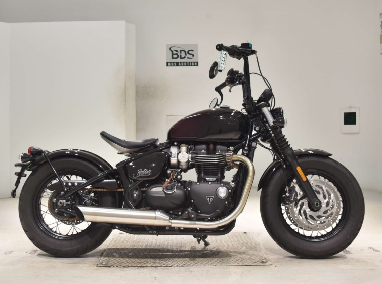 Мотоцикл Triumph BONNEVILLE BOBBER з пробігом 2015 km